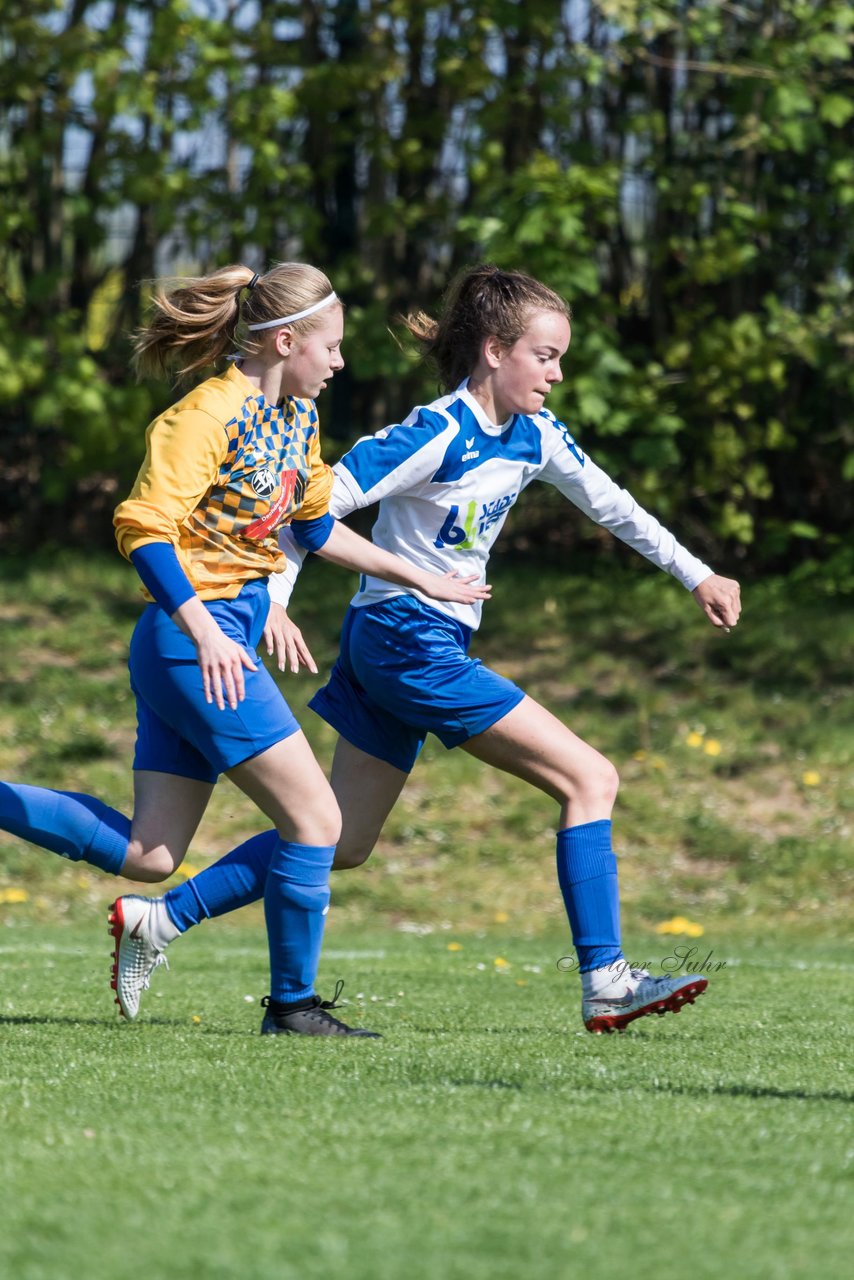 Bild 126 - B-Juniorinnen Bramstedter TS - SSV Hennstedt : Ergebnis: 3:7